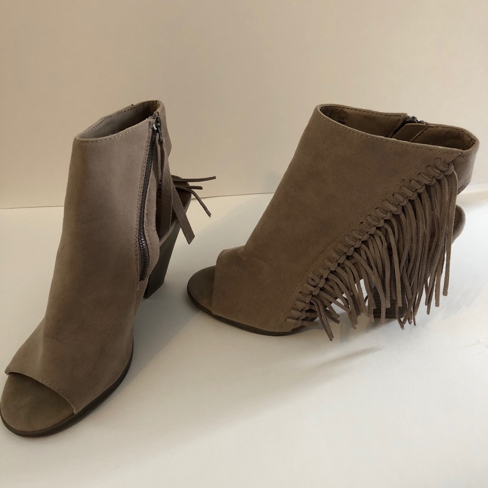 Fringed 4 inch heels